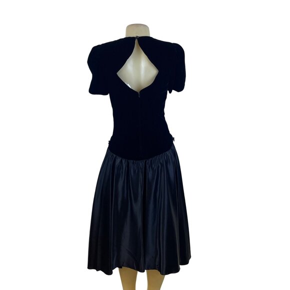 Vintage Niki Black Velvet Keyhole Back Midi Dress Beaded Accent Empire Sz 6 - Picture 3 of 9